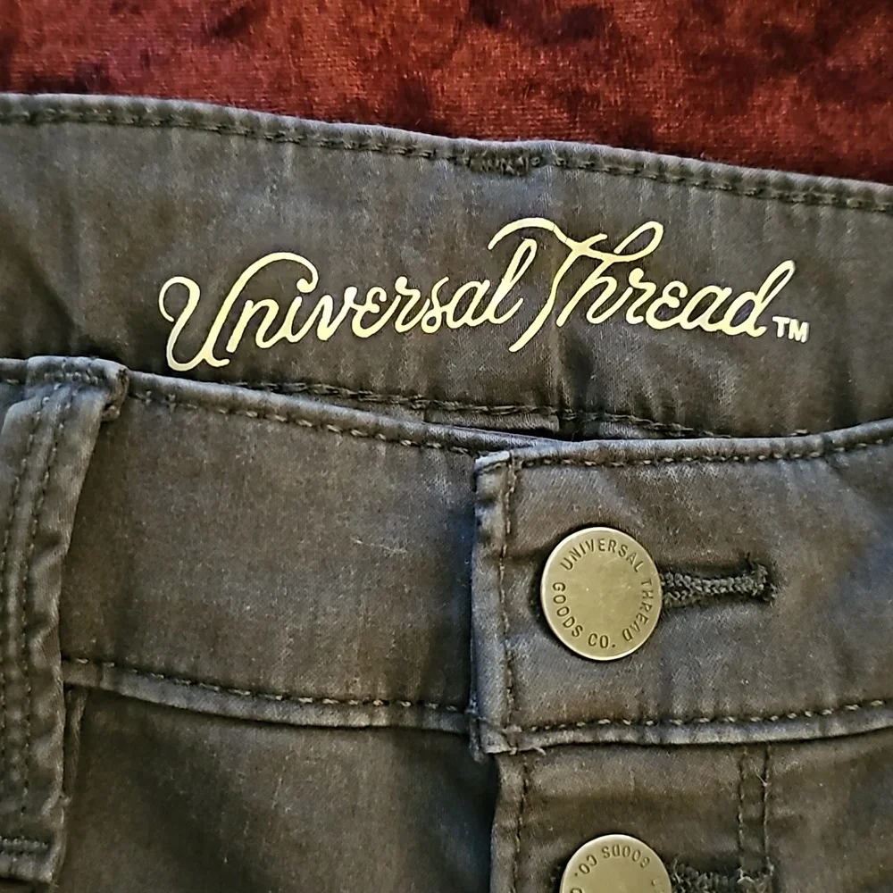Universal Thread jeans - Picture 3 of 12
